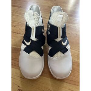 Nike basketball sneakers LeBron Soldier SFG 10.5